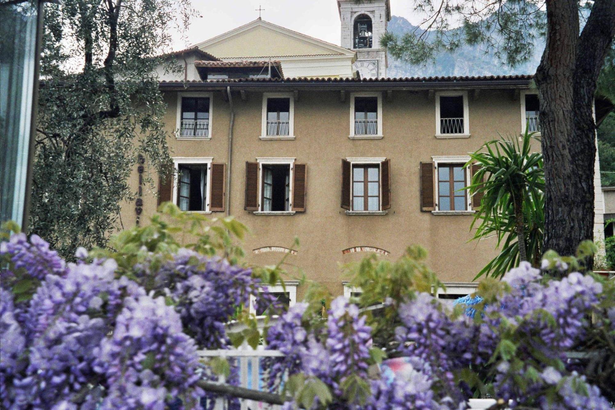 Albergo Bellavista Limone sul Garda Exterior photo